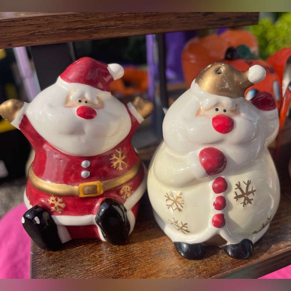 🎅 Vintage Christmas Santa Claus Salt & Pepper Shakers Set 🧂